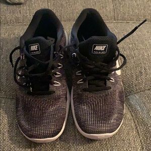 Women’s Nike flex run size 8